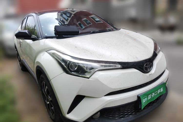 Used Toyota C-HR 2020 2.0L Leading Edition Front Right 45 Deg