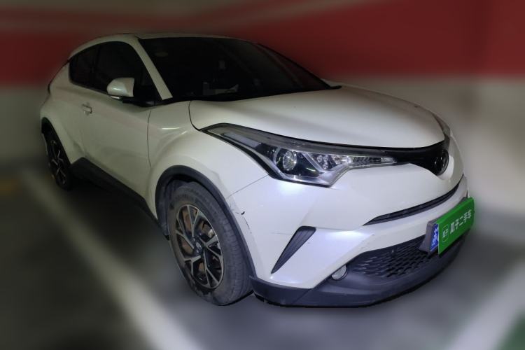 Used Toyota C-HR 2020 2.0L Leading Edition Front Right 45 Deg