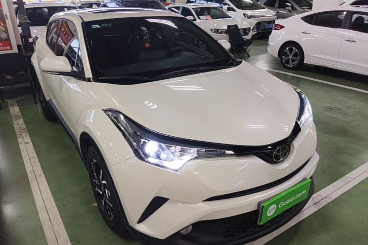 Used Toyota C-HR 2020 2.0L Leading Edition Front Right 45 Deg