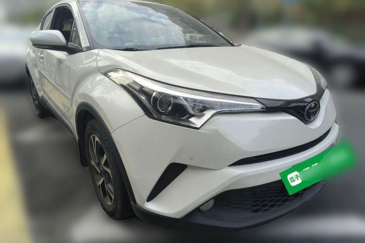 Used Toyota C-HR 2020 2.0L Leading Edition Front Right 45 Deg