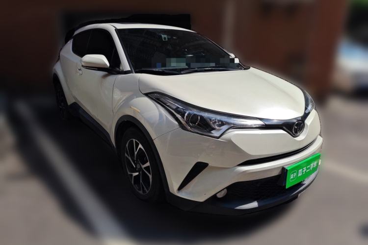 Used Toyota C-HR 2020 2.0L Leading Edition Front Right 45 Deg