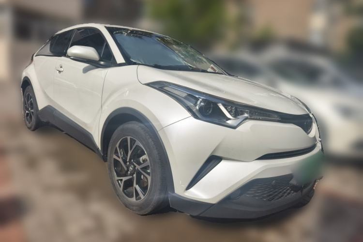 Used Toyota C-HR 2020 2.0L Leading Edition Front Right 45 Deg