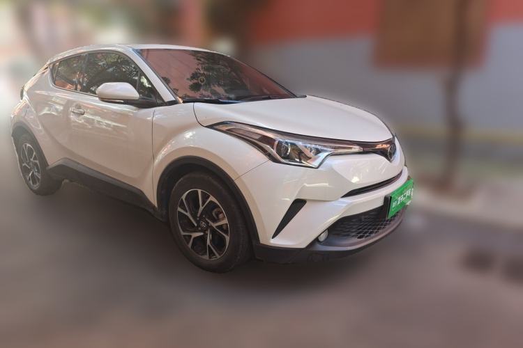 Used Toyota C-HR 2020 2.0L Leading Edition Front Right 45 Deg