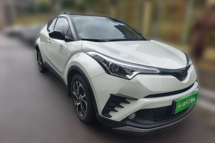 Used Toyota C-HR 2020 2.0L Leading Edition Front Right 45 Deg