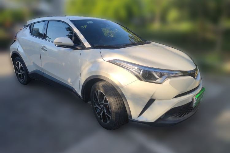 Used Toyota C-HR 2020 2.0L Leading Edition Front Right 45 Deg