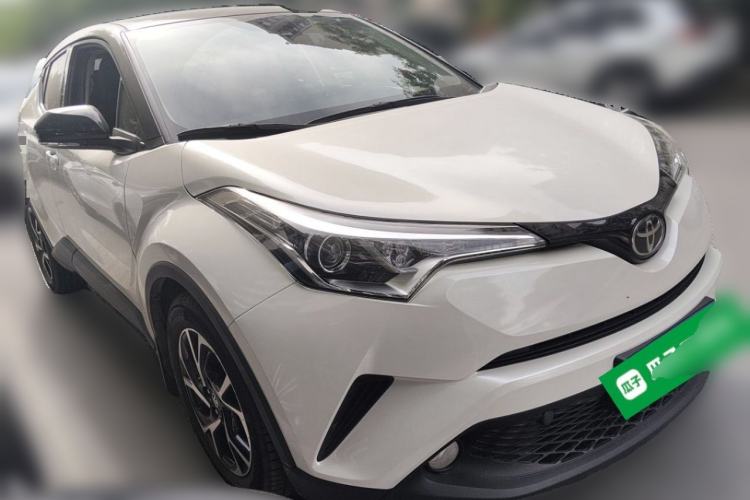 Used Toyota C-HR 2020 2.0L Leading Edition Front Right 45 Deg