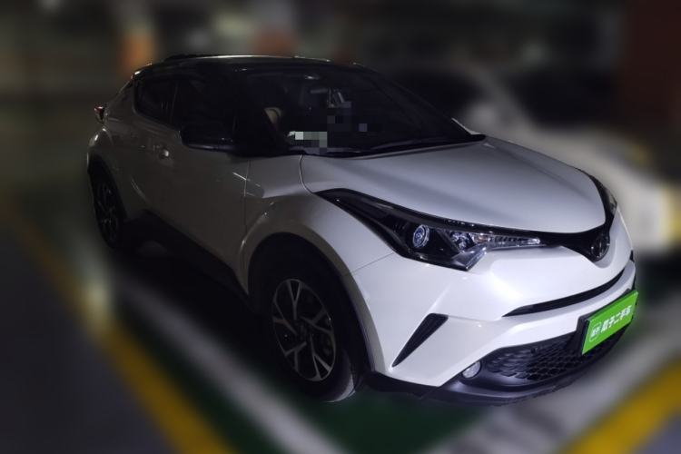 Used Toyota C-HR 2020 2.0L Leading Edition Front Right 45 Deg