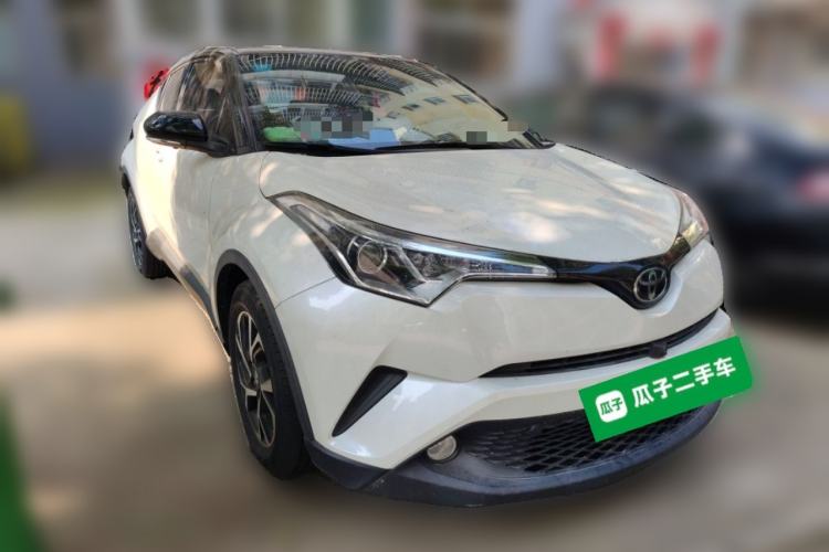 Used Toyota C-HR 2020 2.0L Leading Edition Front Right 45 Deg