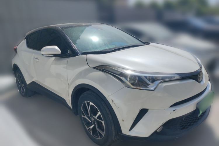 Used Toyota C-HR 2020 2.0L Leading Edition Front Right 45 Deg