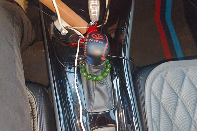 Used Toyota C-HR 2020 2.0L Leading Edition Gear Lever
