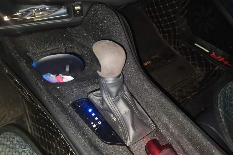 Used Toyota C-HR 2020 2.0L Leading Edition Gear Lever