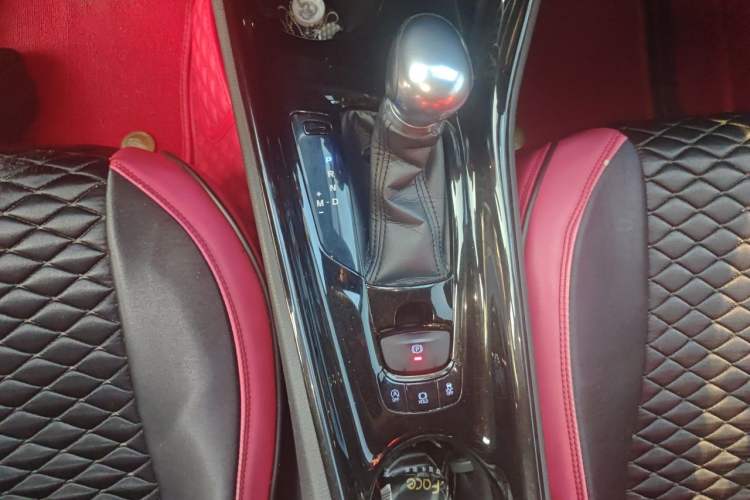 Used Toyota C-HR 2020 2.0L Leading Edition Gear Lever