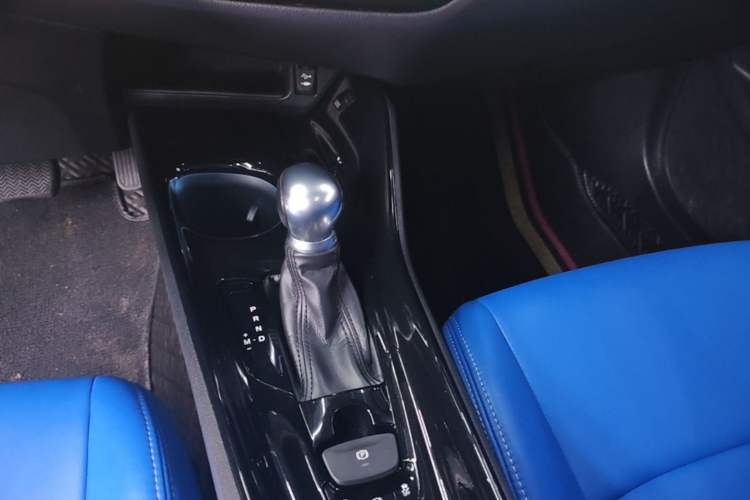 Used Toyota C-HR 2020 2.0L Leading Edition Gear Lever