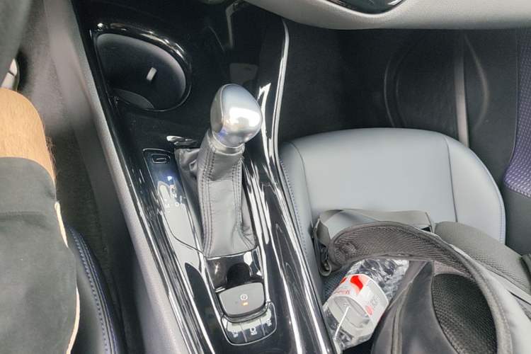 Used Toyota C-HR 2020 2.0L Leading Edition Gear Lever