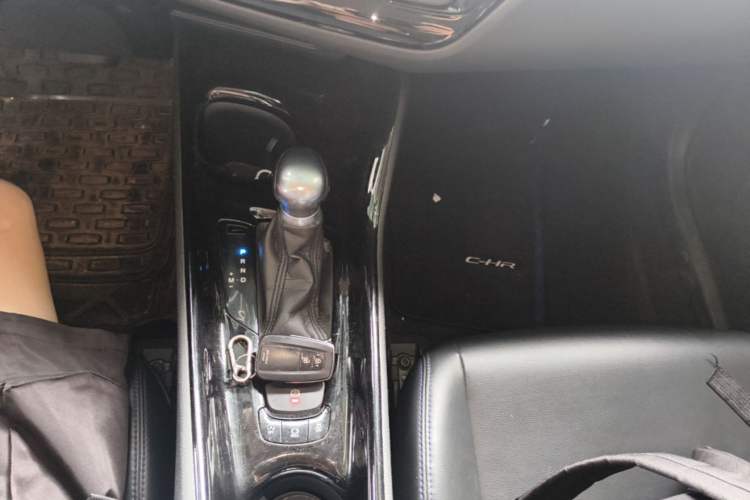 Used Toyota C-HR 2020 2.0L Leading Edition Gear Lever