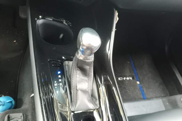 Used Toyota C-HR 2020 2.0L Leading Edition Gear Lever