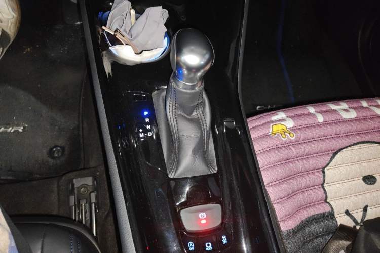 Used Toyota C-HR 2020 2.0L Leading Edition Gear Lever