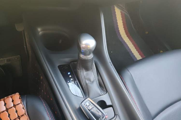 Used Toyota C-HR 2020 2.0L Comfort Edition Gear Lever