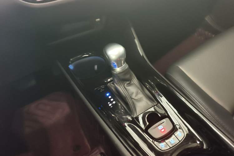 Used Toyota C-HR 2020 2.0L Leading Edition Gear Lever