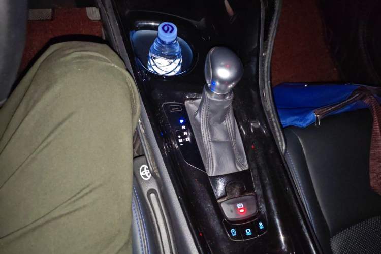 Used Toyota C-HR 2020 2.0L Leading Edition Gear Lever