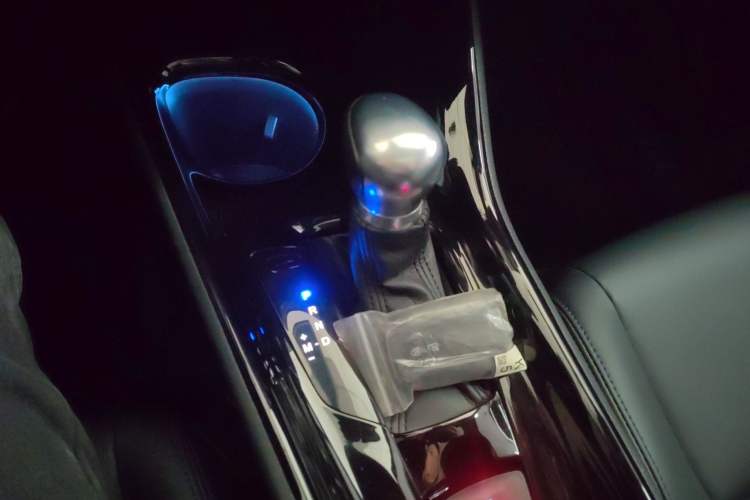 Used Toyota C-HR 2020 2.0L Leading Edition Gear Lever