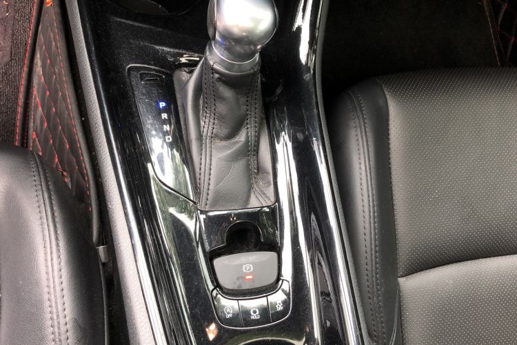Used Toyota C-HR 2020 2.0L Luxury Edition Gear Lever