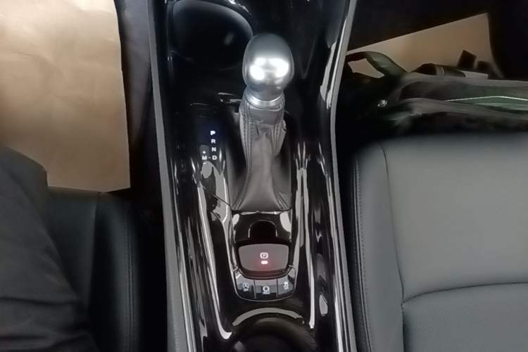 Used Toyota C-HR 2020 2.0L Leading Edition Gear Lever