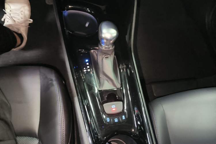 Used Toyota C-HR 2020 2.0L Leading Edition Gear Lever