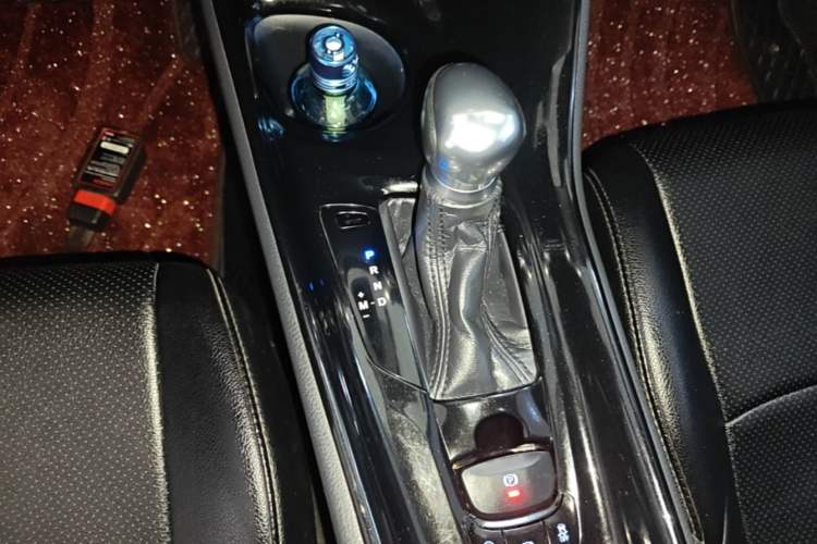 Used Toyota C-HR 2020 2.0L Leading Edition Gear Lever