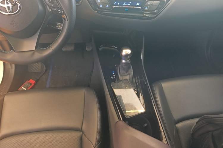Used Toyota C-HR 2020 2.0L Leading Edition Gear Lever