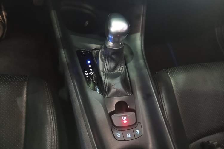 Used Toyota C-HR 2020 2.0L Comfort Edition Gear Lever