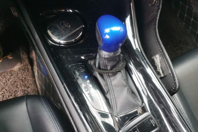 Used Toyota C-HR 2020 2.0L Leading Edition Gear Lever