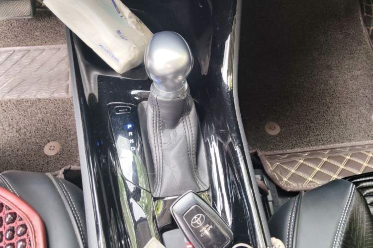 Used Toyota C-HR 2020 2.0L Leading Edition Gear Lever