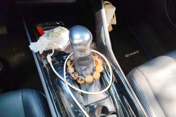 Used Toyota C-HR 2020 2.0L Leading Edition Gear Lever
