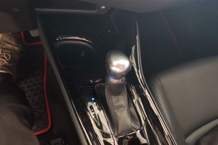 Used Toyota C-HR 2020 2.0L Leading Edition Gear Lever