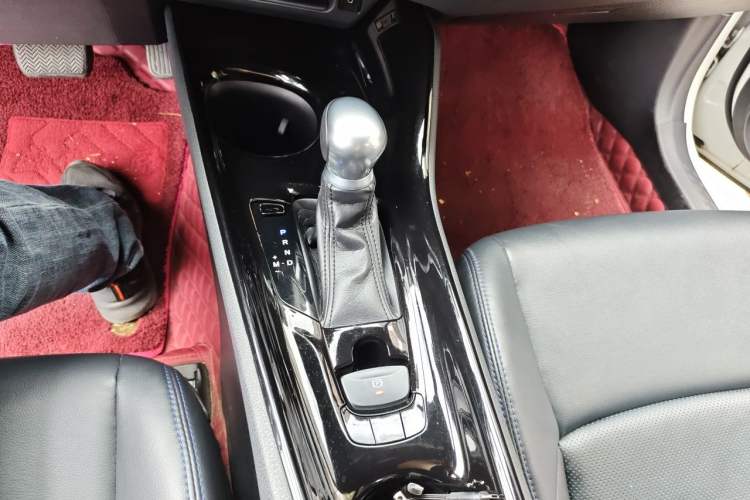 Used Toyota C-HR 2020 2.0L Leading Edition Gear Lever