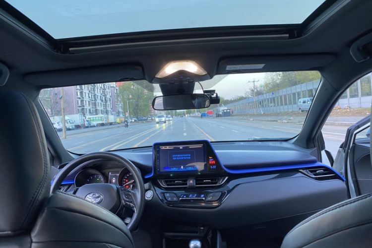 Used Toyota C-HR 2020 2.0L Leading Edition Interior 10