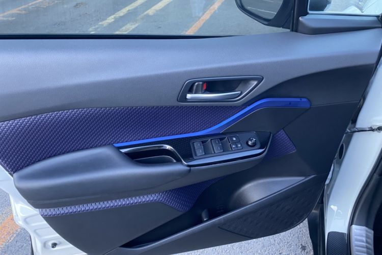 Used Toyota C-HR 2020 2.0L Leading Edition Interior 12
