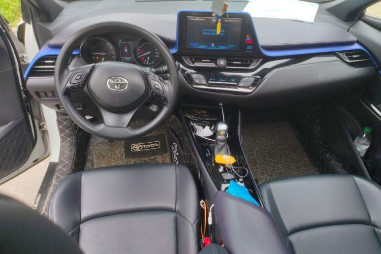 Used Toyota C-HR 2020 2.0L Leading Edition Interior 2
