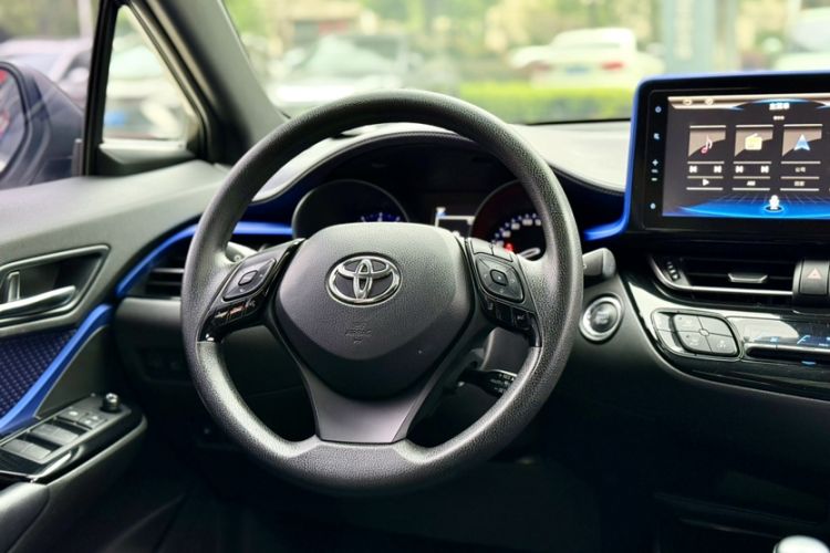 Used Toyota C-HR 2020 2.0L Leading Edition Interior 2