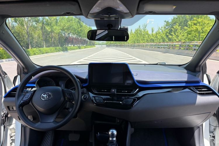 Used Toyota C-HR 2020 2.0L Leading Edition Interior 2