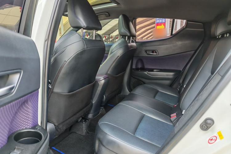 Used Toyota C-HR 2020 2.0L Leading Edition Interior 2