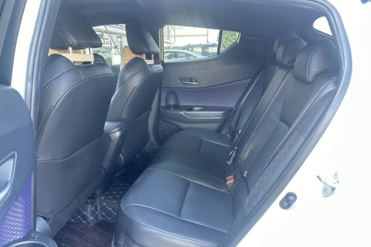 Used Toyota C-HR 2020 2.0L Leading Edition Interior 3
