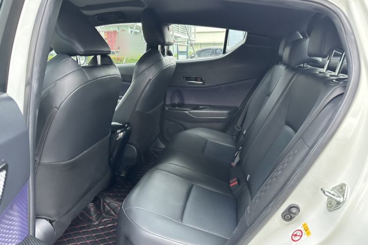 Used Toyota C-HR 2020 2.0L Leading Edition Interior 3
