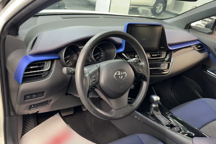 Used Toyota C-HR 2020 2.0L Leading Edition Interior 3