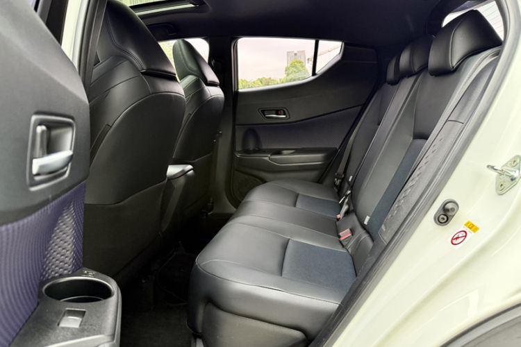 Used Toyota C-HR 2020 2.0L Leading Edition Interior 3