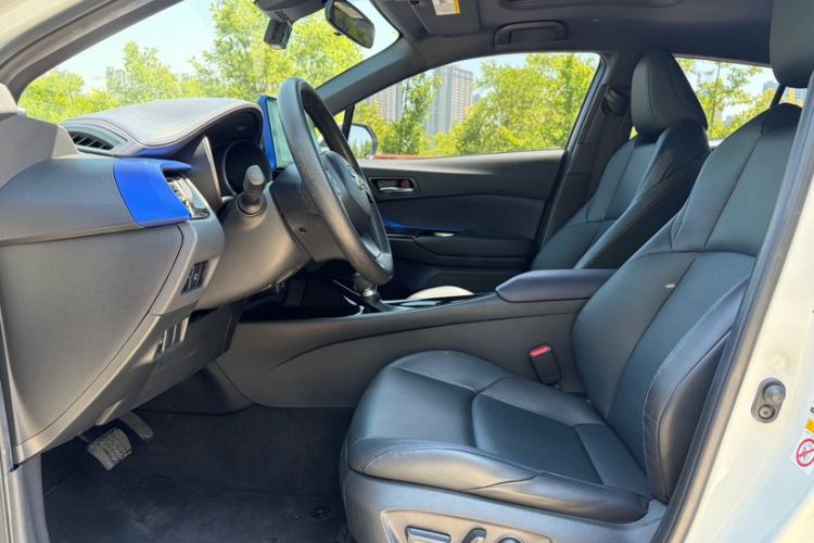Used Toyota C-HR 2020 2.0L Leading Edition Interior 3
