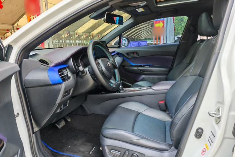 Used Toyota C-HR 2020 2.0L Leading Edition Interior 3