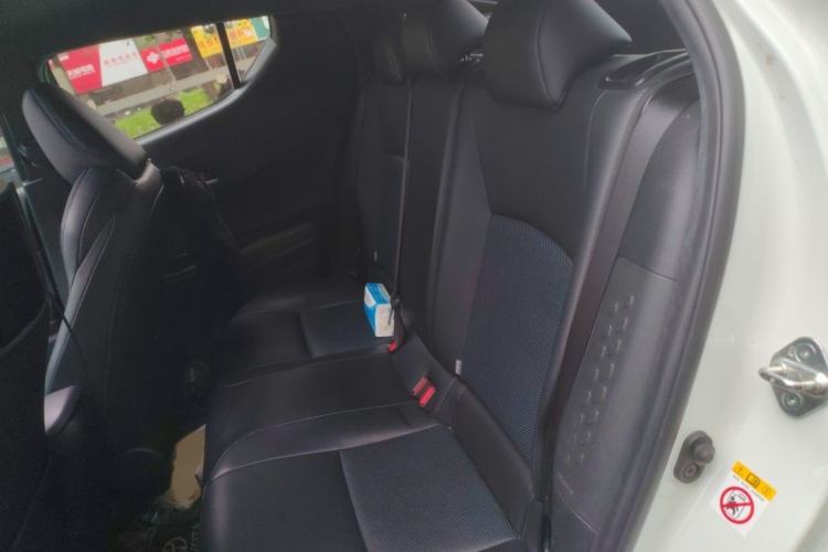 Used Toyota C-HR 2020 2.0L Leading Edition Interior 4