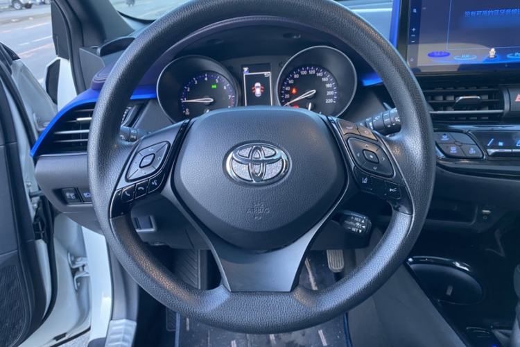 Used Toyota C-HR 2020 2.0L Leading Edition Interior 4